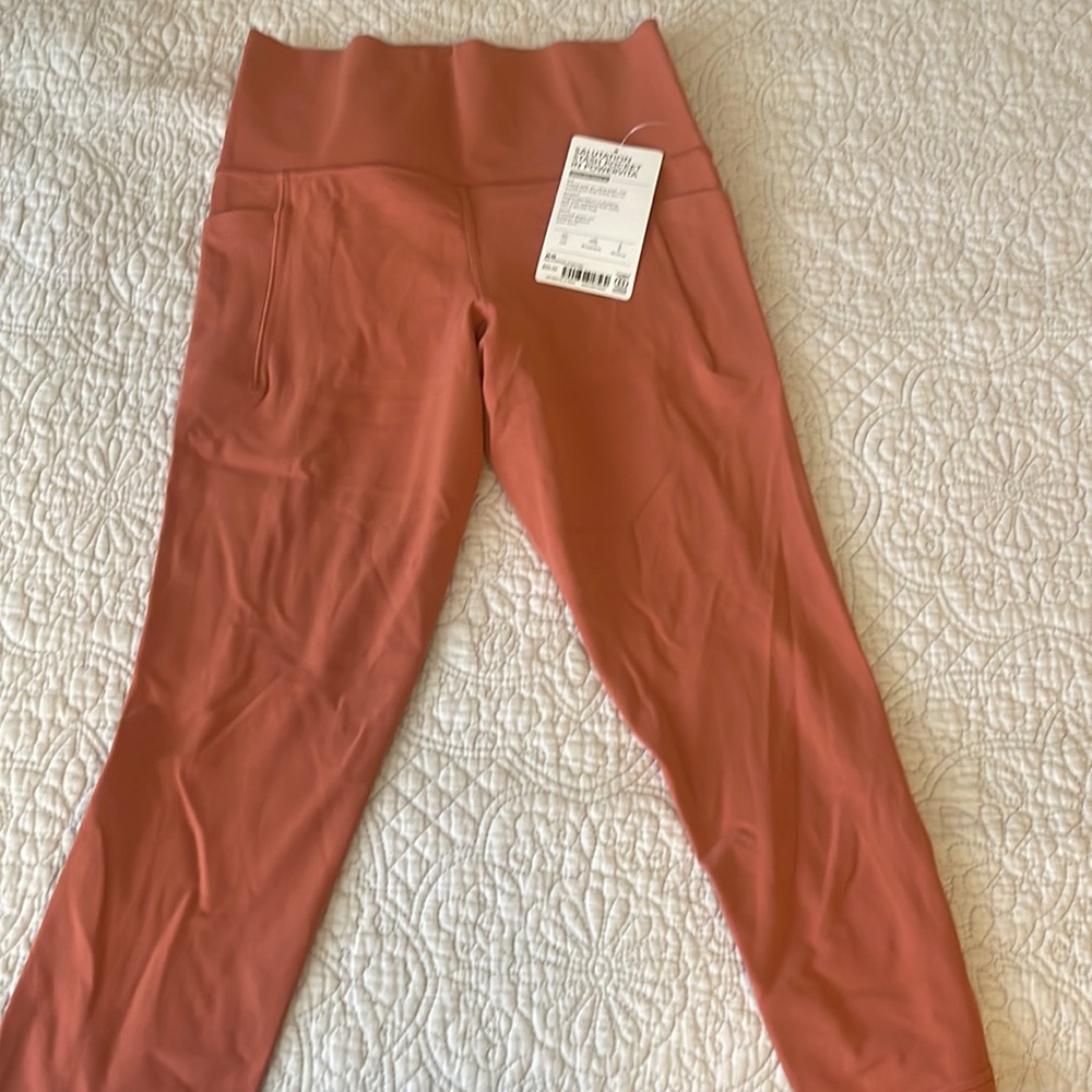 Athleta NWT Salutation Stash Pocket Capri  sz XS
